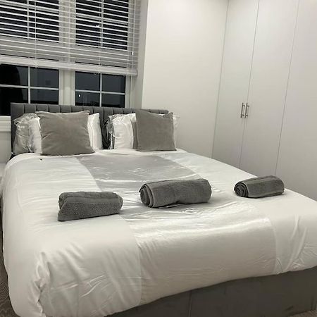 Апартаменты 1 Bed High Quality Modern Flat Эджвар Экстерьер фото