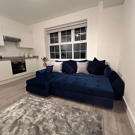 Апартаменты 1 Bed High Quality Modern Flat Эджвар Экстерьер фото