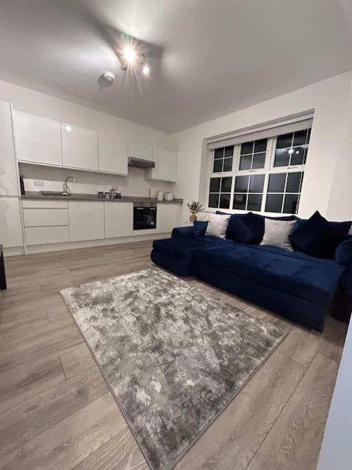 Апартаменты 1 Bed High Quality Modern Flat Эджвар Экстерьер фото